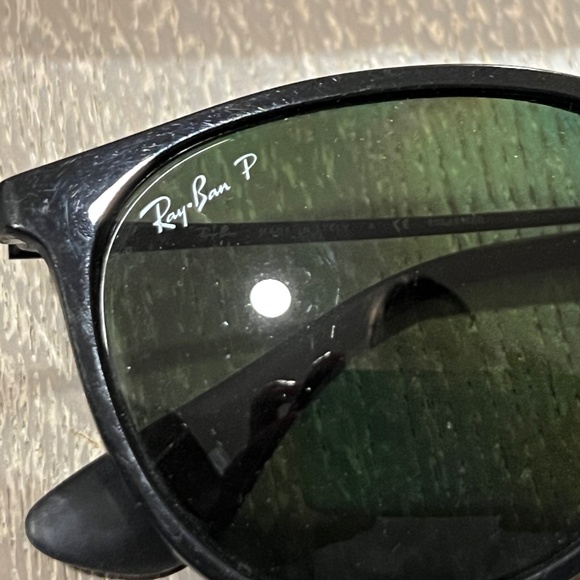 RAY-BAN polarized sunglasses with green lenses - Picture 6 of 9